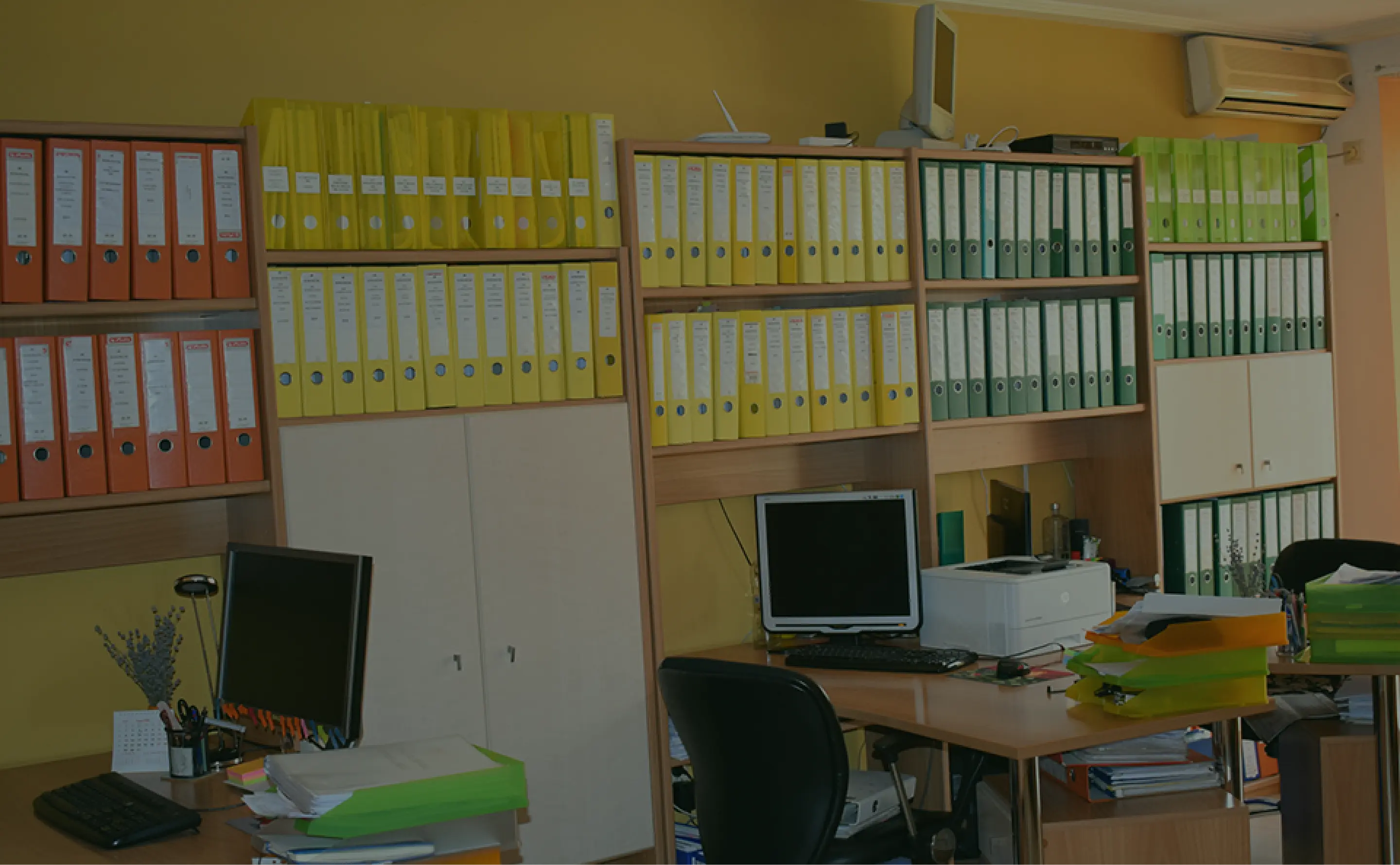 Birou Analizecont cu arhivă de dosare contabile organizate